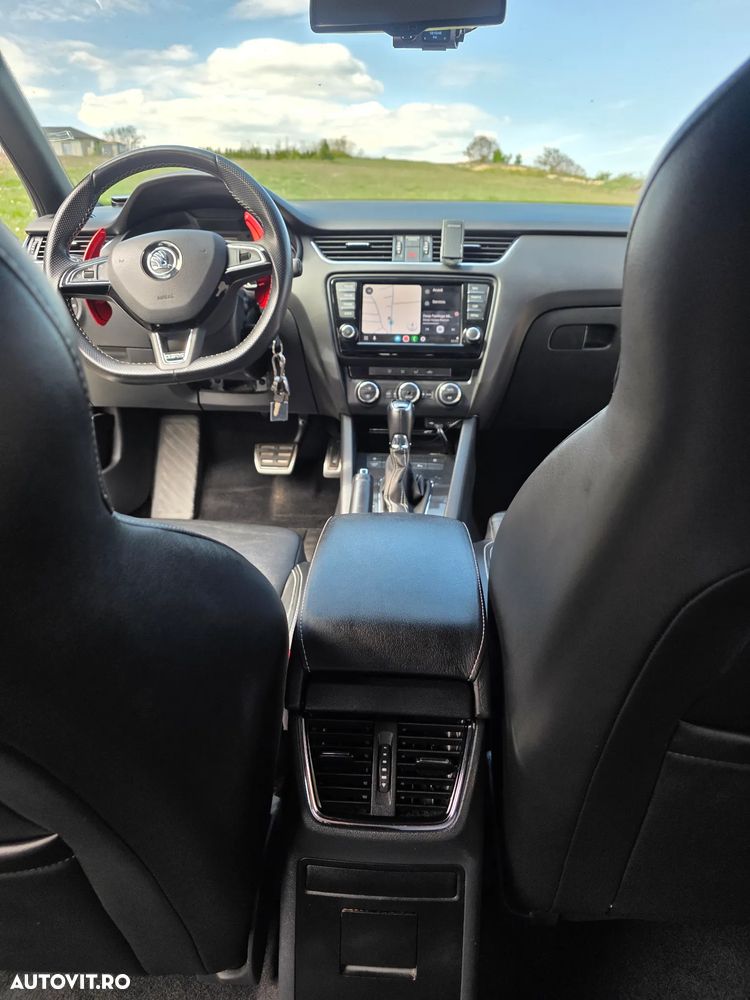 Skoda Octavia 2.0 TDI DSG RS - 2
