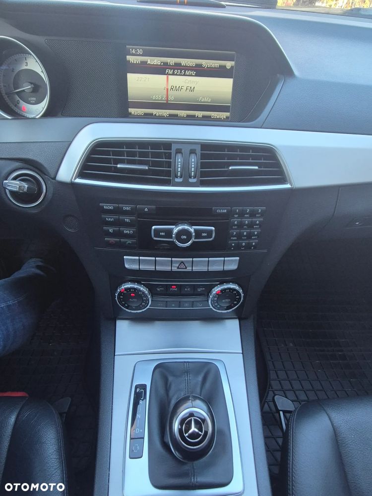 Mercedes-Benz Klasa C 350 CDI DPF (BlueEFFICIENCY) 7G-TRONIC Avantgarde - 36