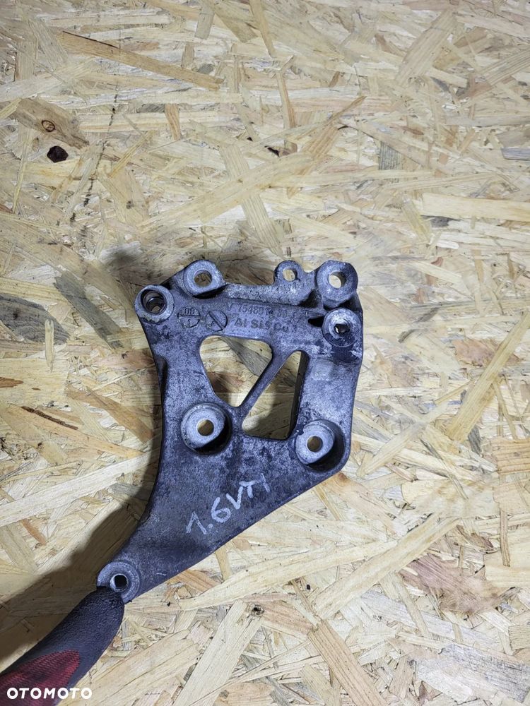 Łapa mocowanie sprężarki Peugeot Citroen 1.6 VTI - 1
