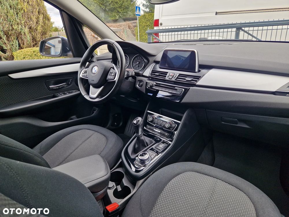 BMW Seria 2 218i - 22