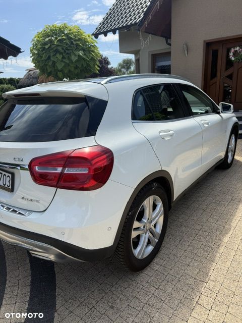 Mercedes-Benz GLA - 6
