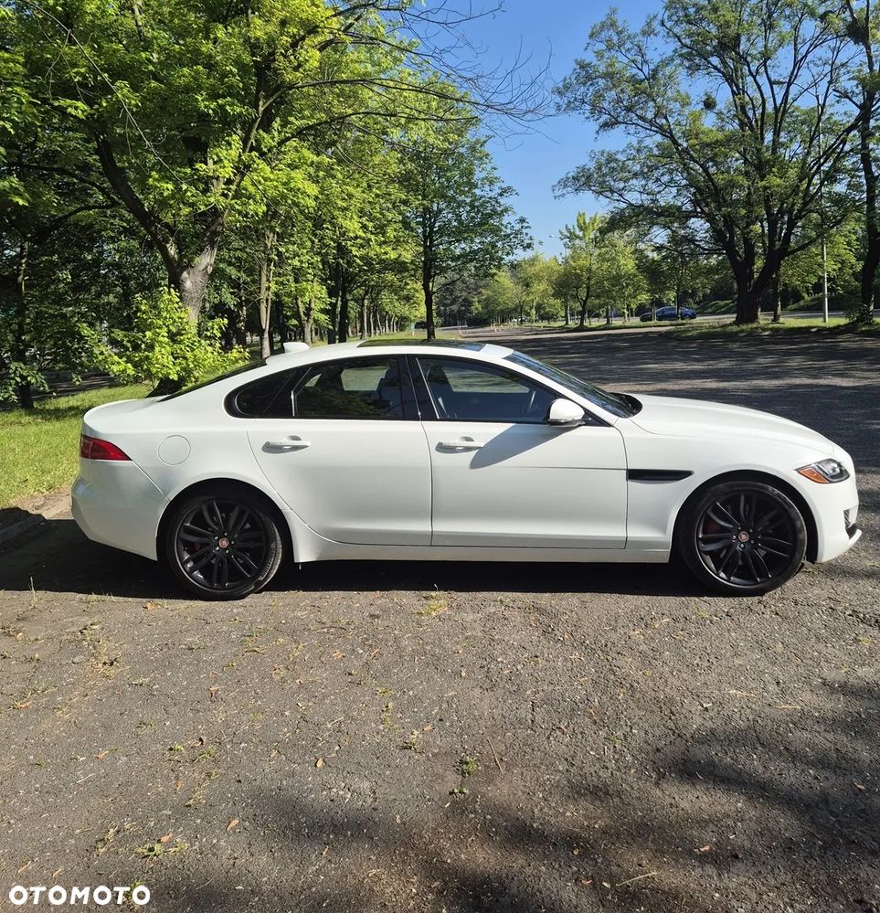 Jaguar XF 2.0 T Prestige - 10