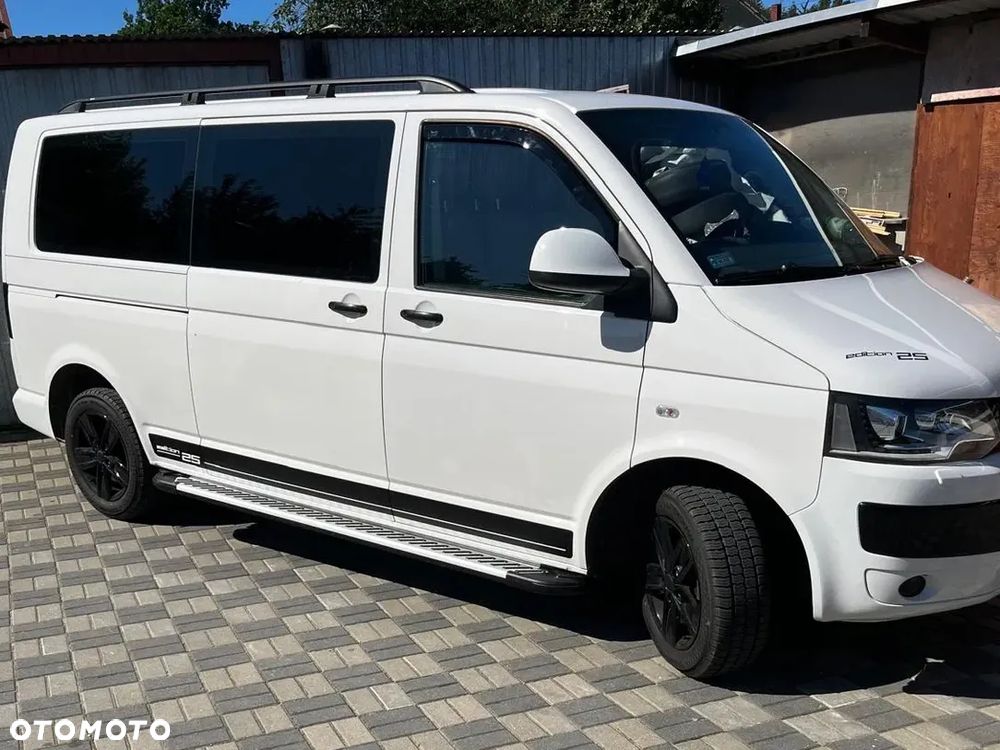 Volkswagen Caravelle - 1