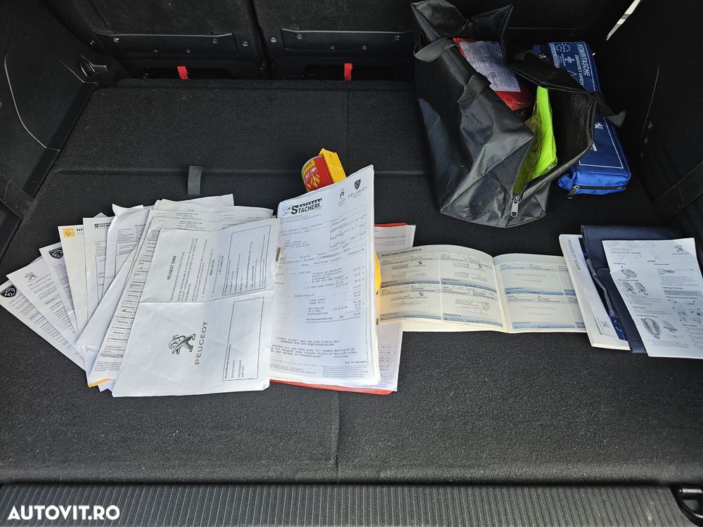 Peugeot 5008 PureTech 130 Stop & Start Allure Business-Paket - 22