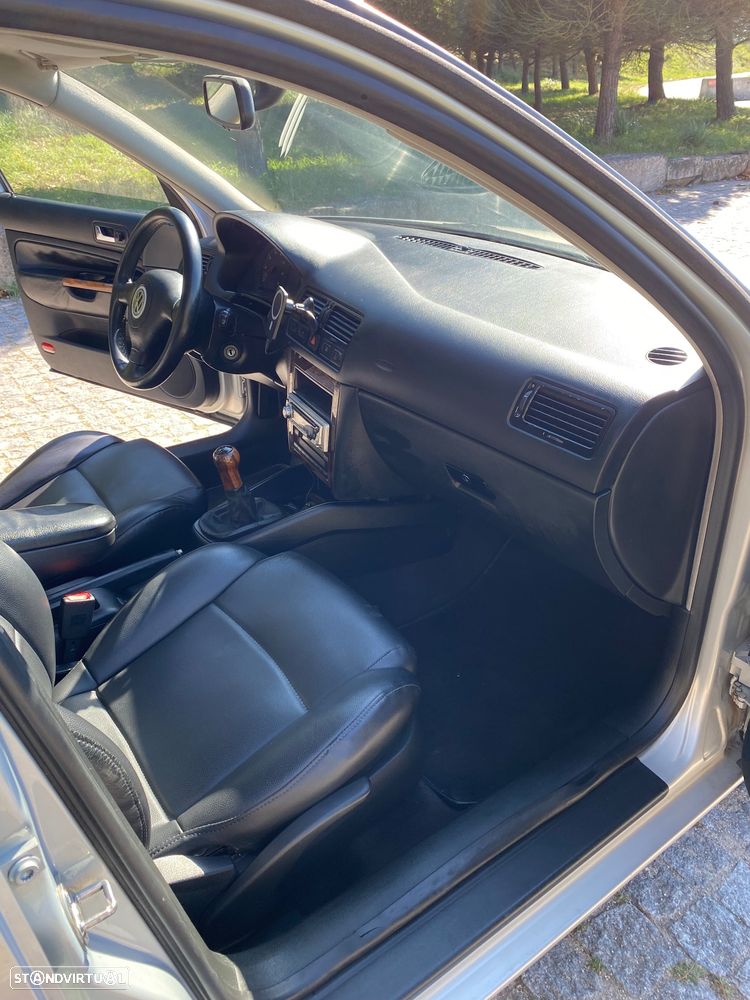 VW Bora 1.9 TDi Highline 4M - 7