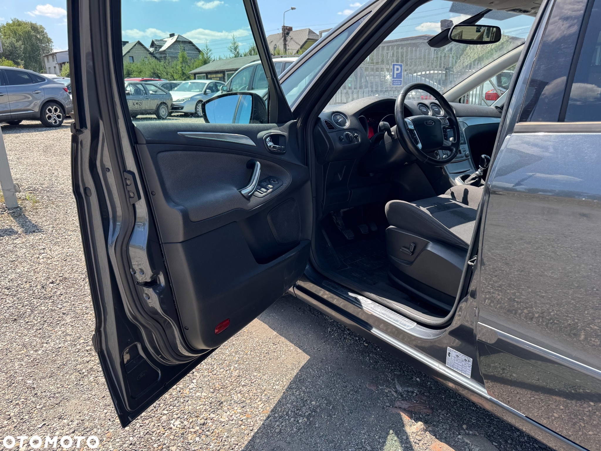 Ford S-Max - 11