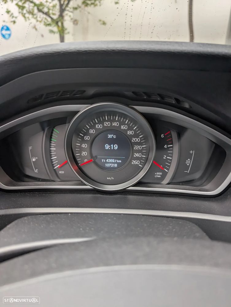 Volvo V40 2.0 D2 Momentum - 9