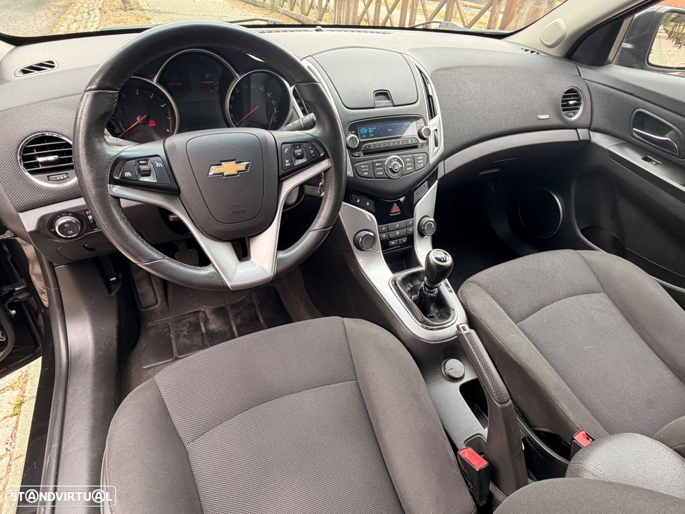 Chevrolet Cruze SW 1.4 LT - 17