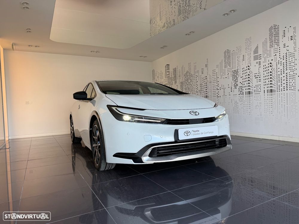 Toyota Prius 2.0 Plug-in Premium - 2