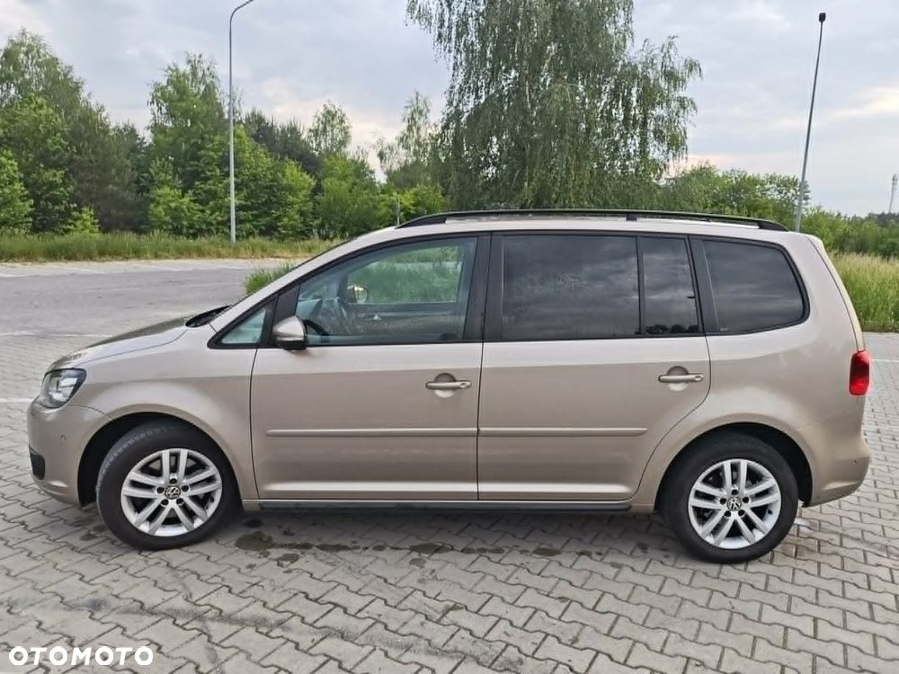 Volkswagen Touran - 17