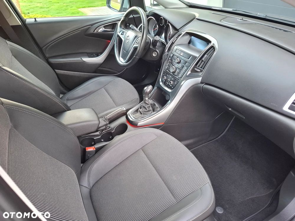 Opel Astra 1.4 T Cosmo - 22