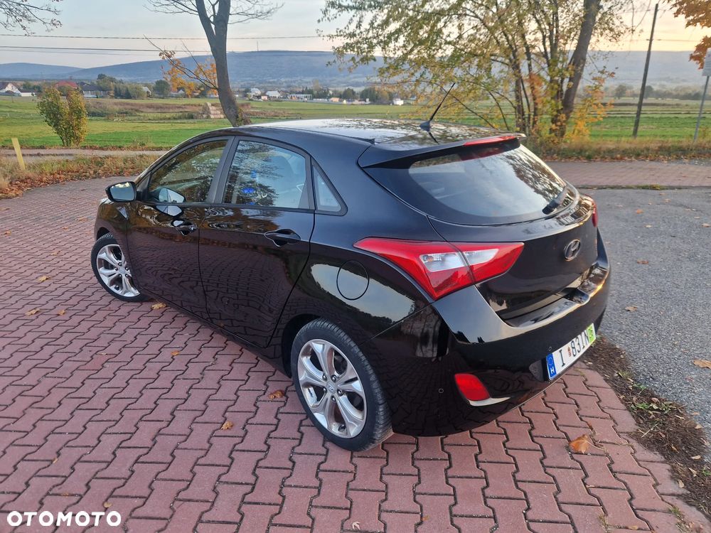 Hyundai i30 1.4 Intro Edition - 3