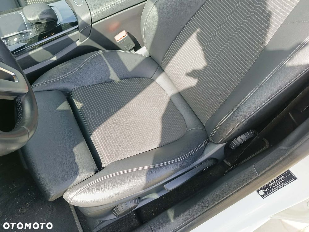 Mercedes-Benz Klasa A 250 E 8G-DCT Progressive - 23