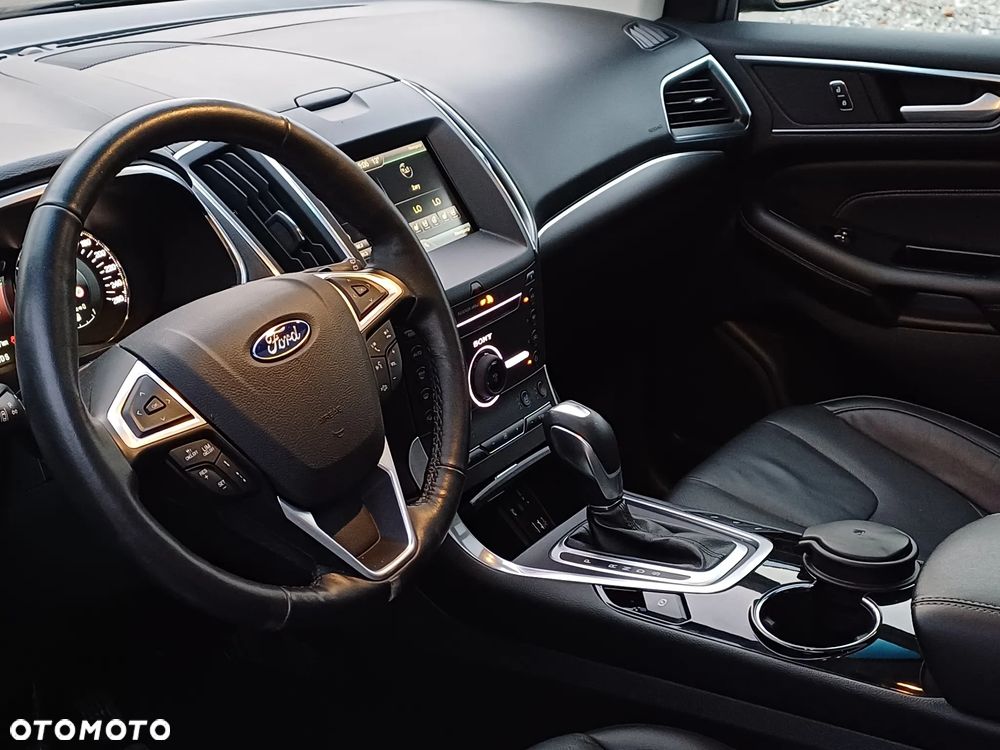 Ford Edge 2.0 TDCi Bi-Turbo 4x4 Titanium - 15
