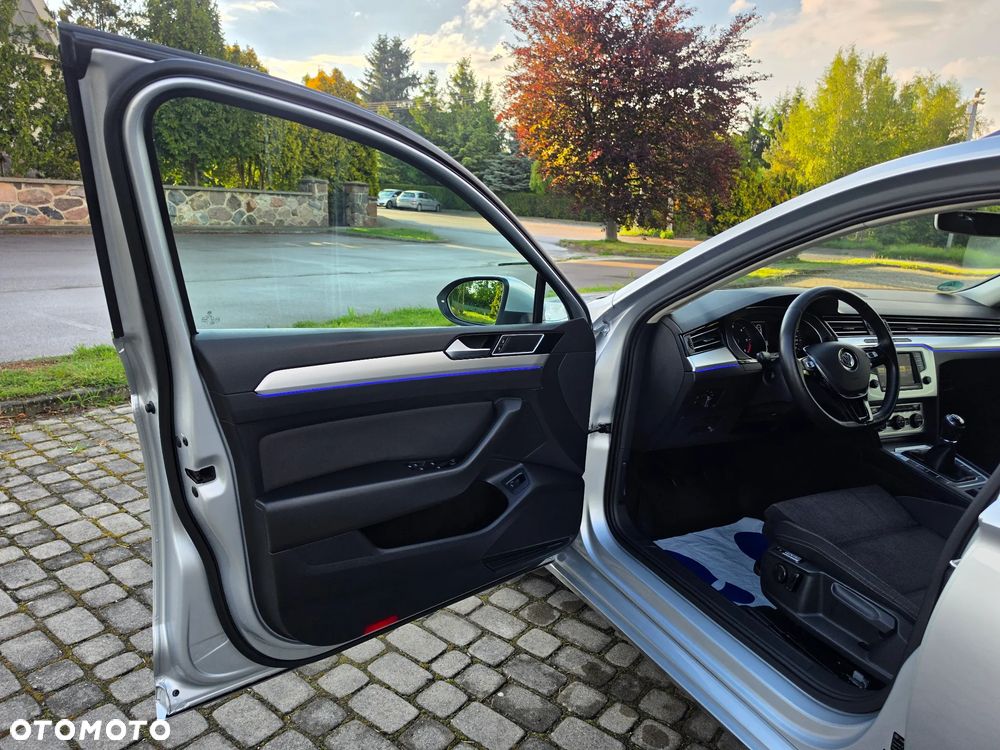 Volkswagen Passat 2.0 TDI (BlueMotion Technology) Comfortline - 22
