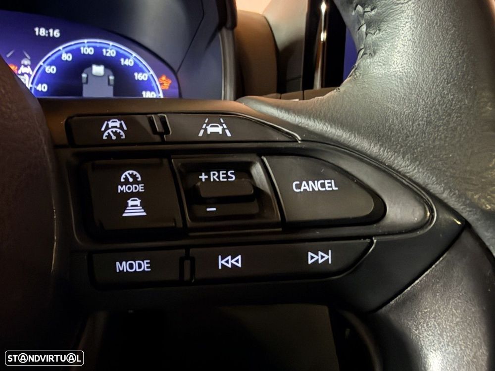 Toyota Yaris Cross 1.5 HDF Premiere Edition - 16