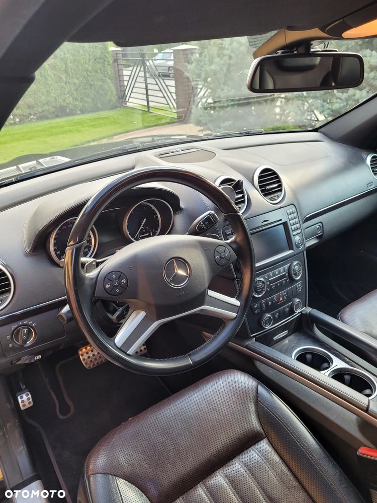 Mercedes-Benz GL - 11