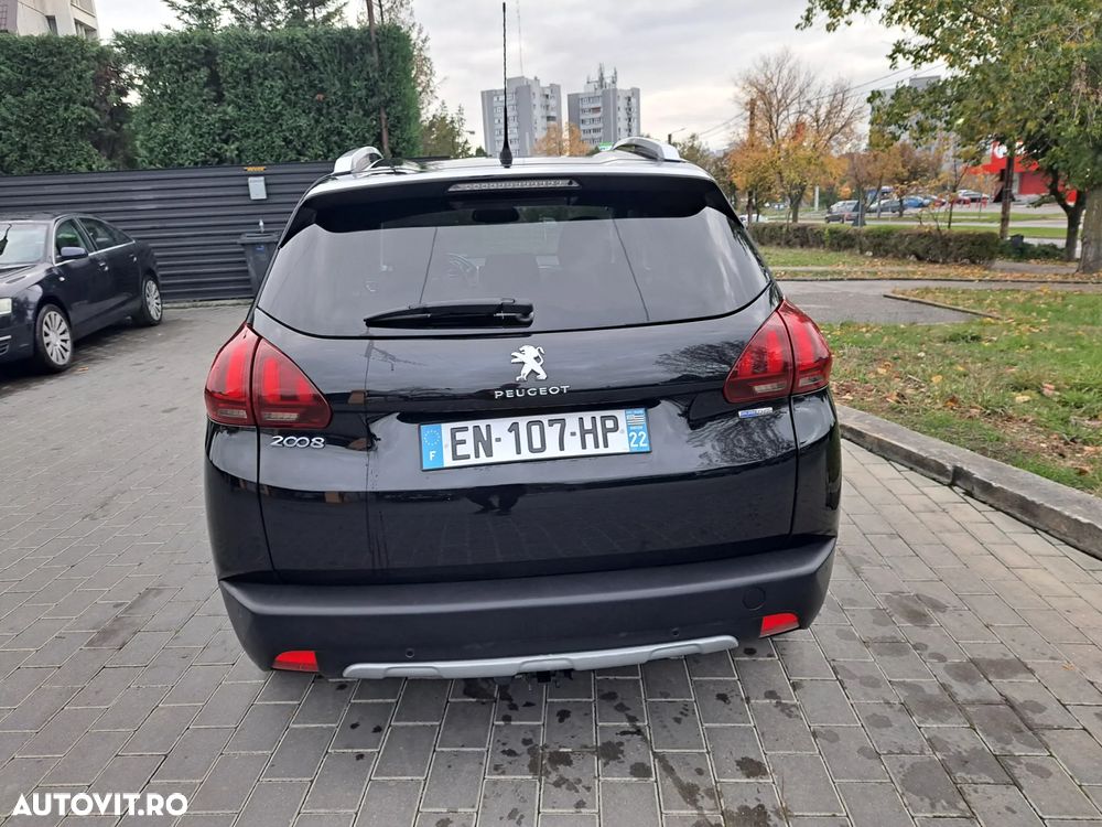 Peugeot 2008 1.2 L PureTech Turbo S&S Allure - 3