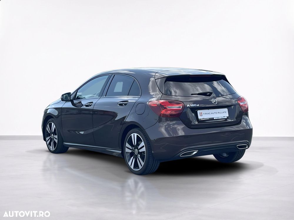 Mercedes-Benz A 180 d 7G-DCT Urban - 4