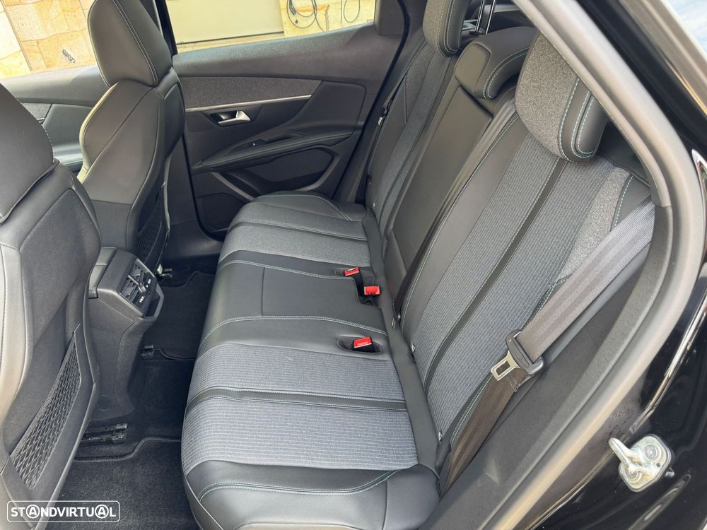 Peugeot 3008 1.6 Hybrid4 Allure Pack e-EAT8 - 17