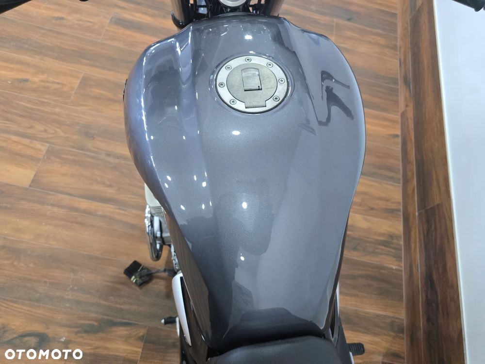 Yamaha XJR - 14
