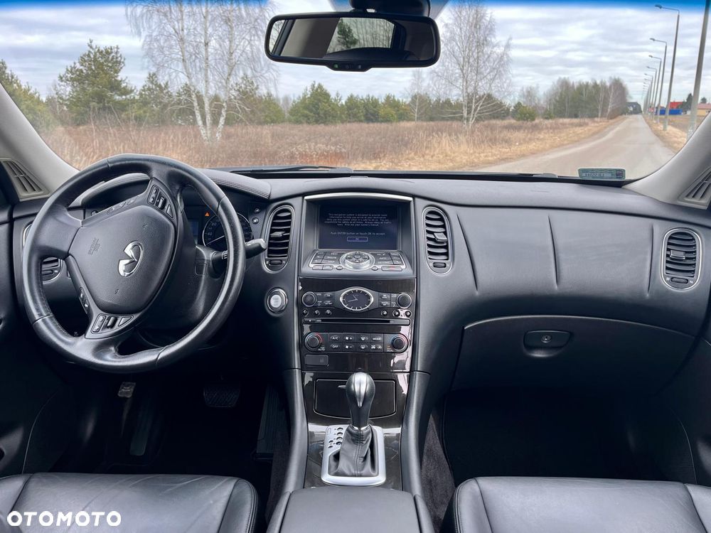 Infiniti QX50 - 9