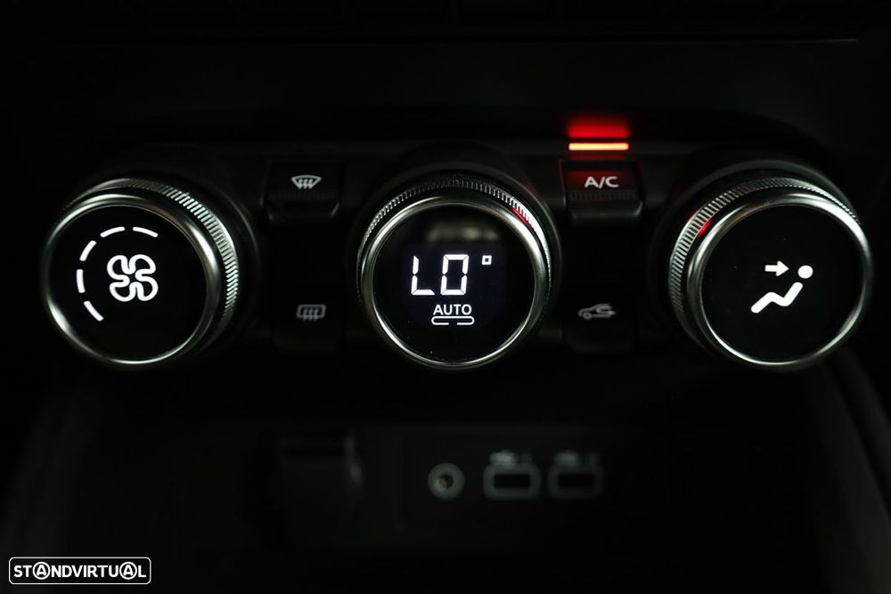 Mitsubishi Colt 1.0 MPI-T Launch Edition - 12