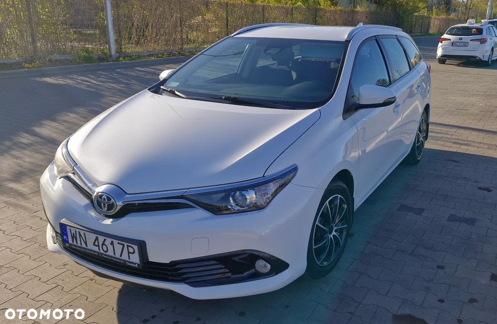 Toyota Auris 1.6 Premium - 3