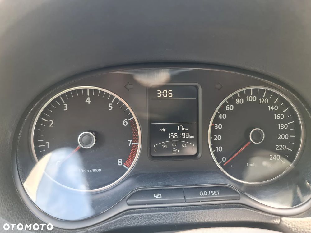 Volkswagen Polo 1.4 16V Highline - 12