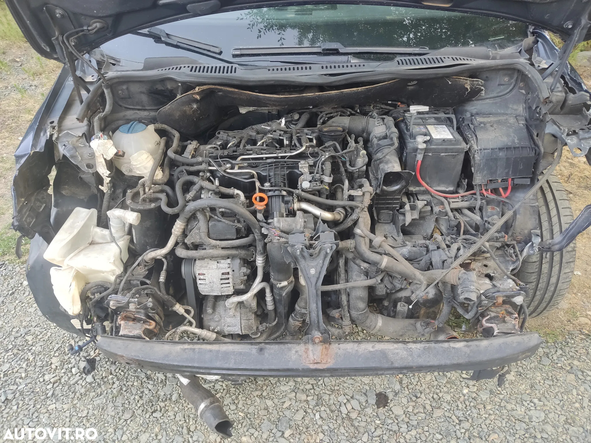 Volkswagen Touran 1.6 TDI DPF DSG STYLE - 3