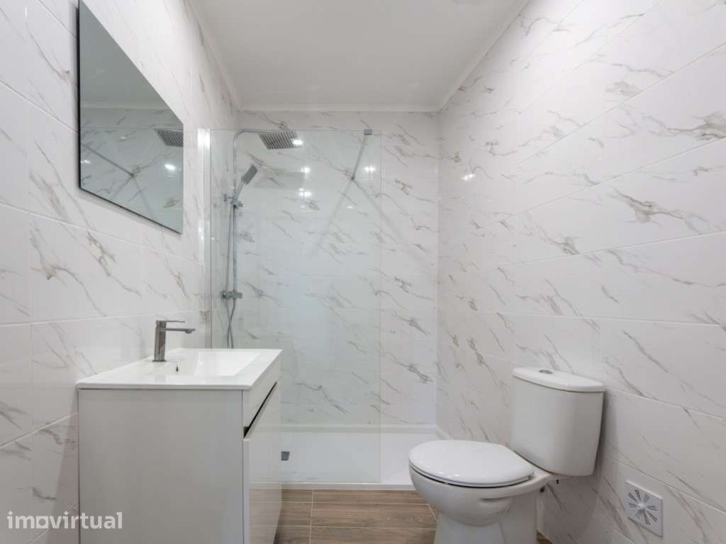 Andar de Moradia T1+1 Totalmente Remodelado | Moita do Norte - Grande imagem: 4/20