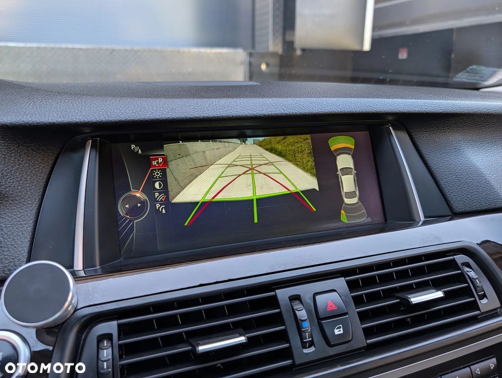 BMW Seria 5 535i xDrive Sport-Aut Luxury Line - 14