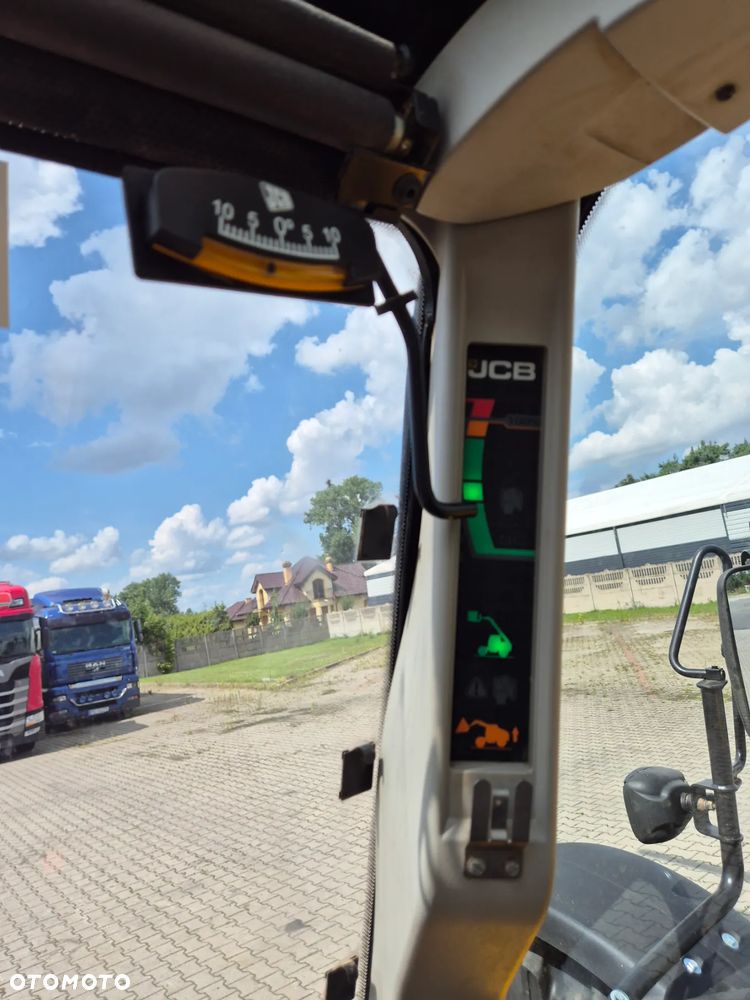 JCB 526-56 AGRIPLUS - 20