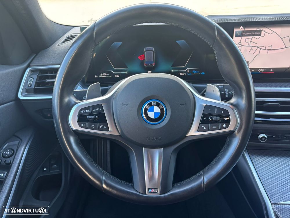 BMW 320 e Pack Desportivo M Auto - 30