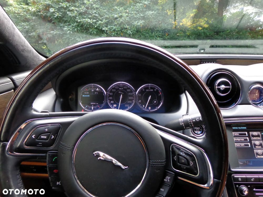 Jaguar XJ - 7