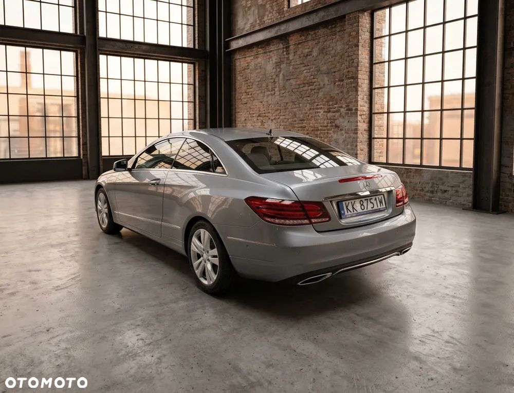 Mercedes-Benz Klasa E 250 7G-TRONIC - 5