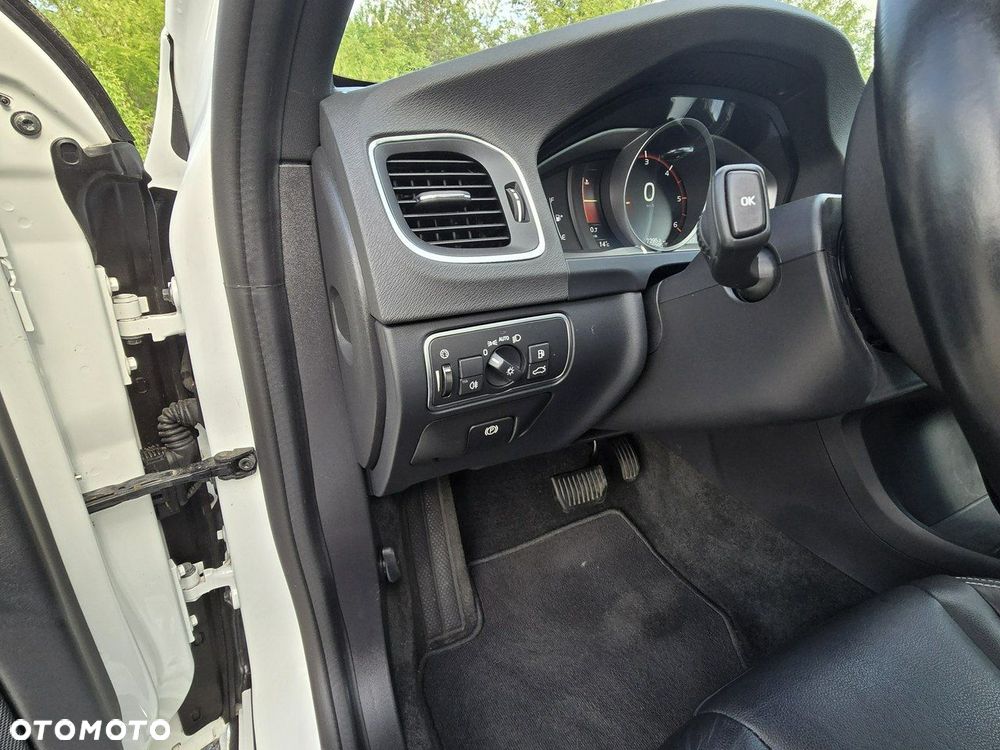 Volvo V60 D2 Geartronic Summum - 35