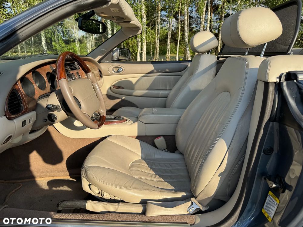 Jaguar XK8 - 26