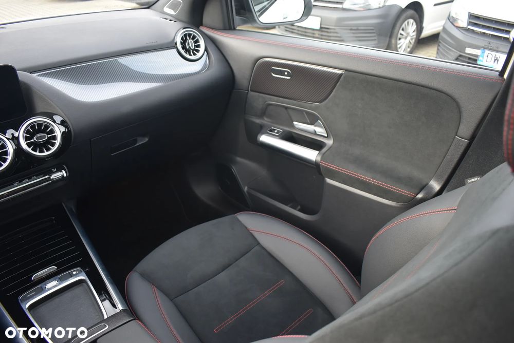 Mercedes-Benz GLA 200 d - 23