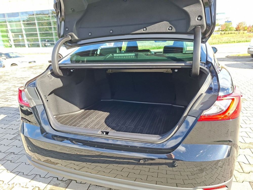 Toyota Camry - 18