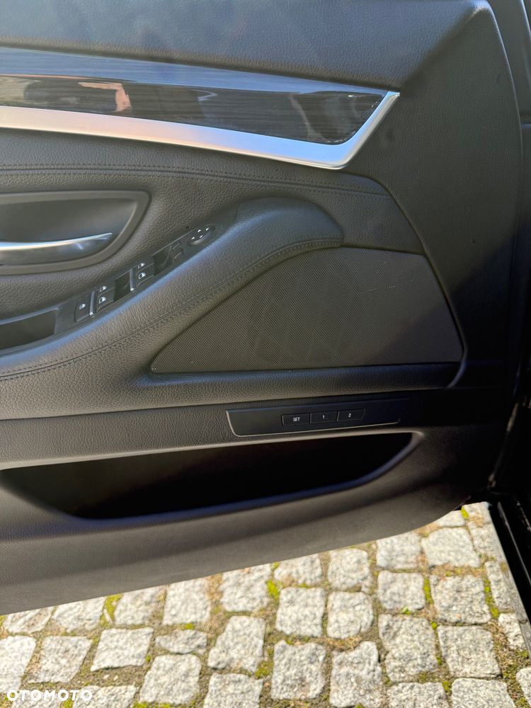 BMW Seria 5 525d xDrive Luxury Line - 14