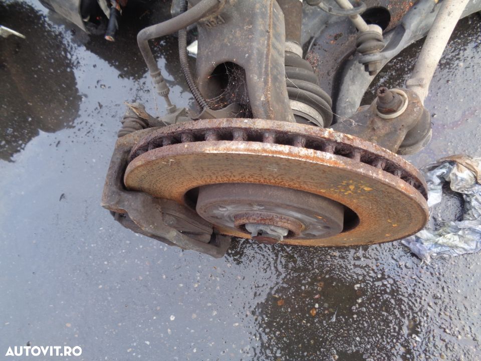Vand Fuzeta Fata Dreapta Peugeot 308 1.6HDI din 2010 - 1