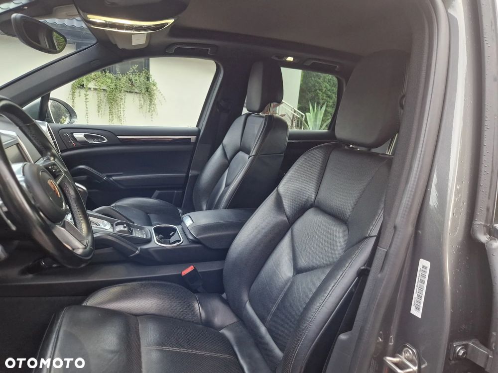 Porsche Cayenne Standard - 10
