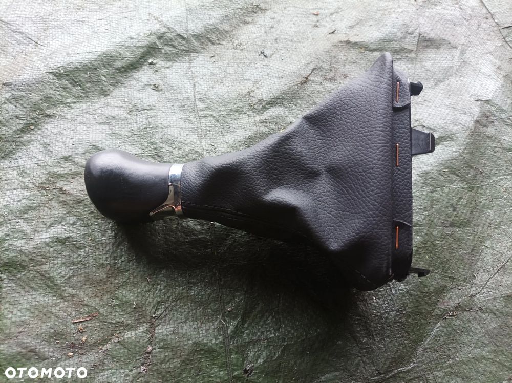 Skoda Octavia IV gałka mieszek lewarek 5E8711113D - 3