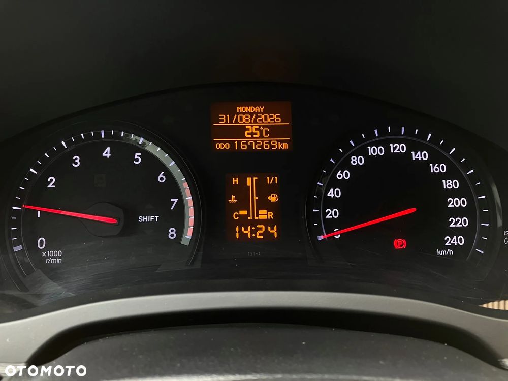 Toyota Avensis 1.8 Premium - 25