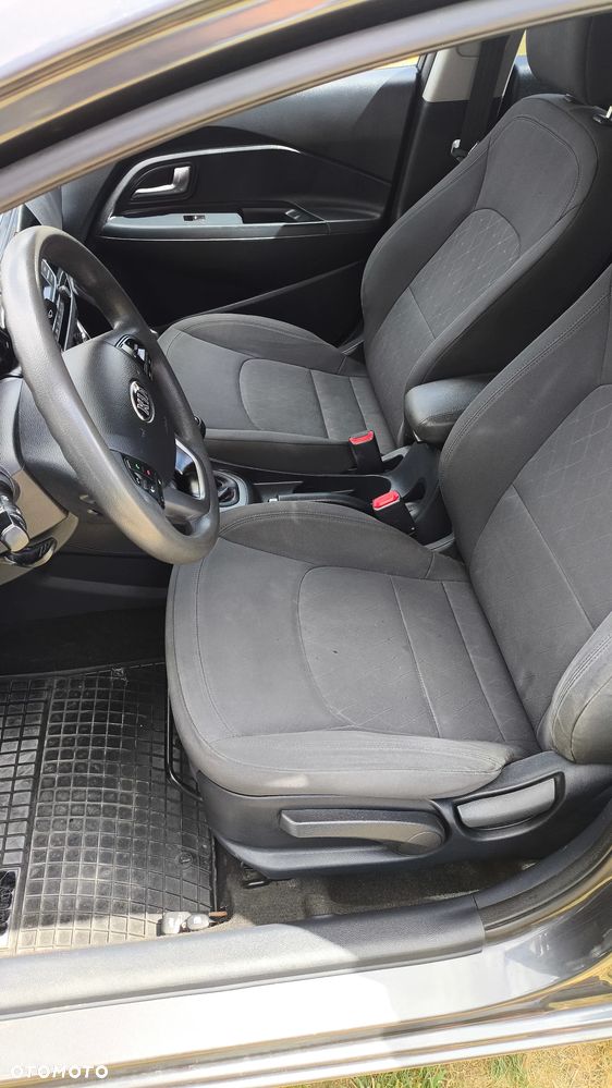 Kia Rio 1.2 L - 7