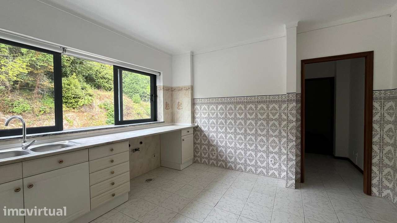 Apartamento em Coimbra: Quarto, WC, Open Space, Varanda e Aparcamento. - Grande imagem: 4/15