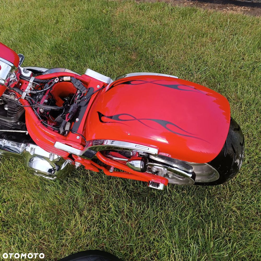 Harley-Davidson Softail Breakout - 19