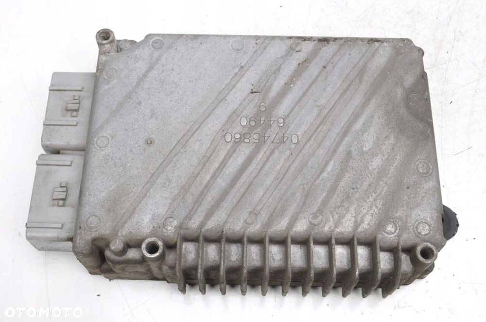 VOYAGER III 2.5 TD STEROWNIK SILNIKA P04727236AB - 1