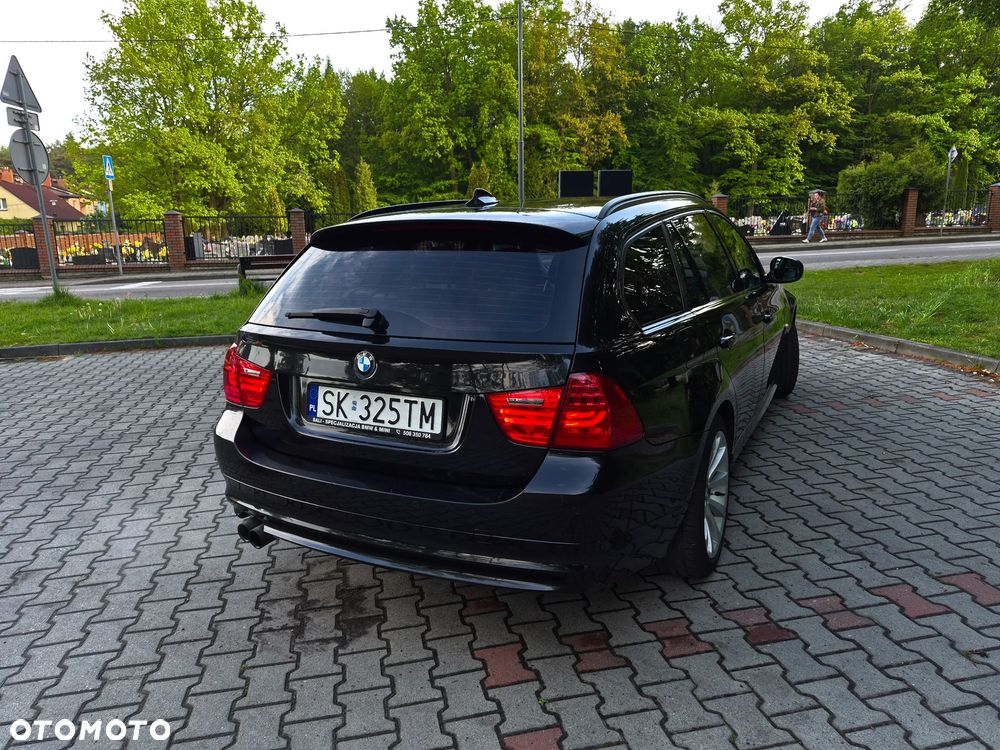 BMW Seria 3 325i xDrive - 12